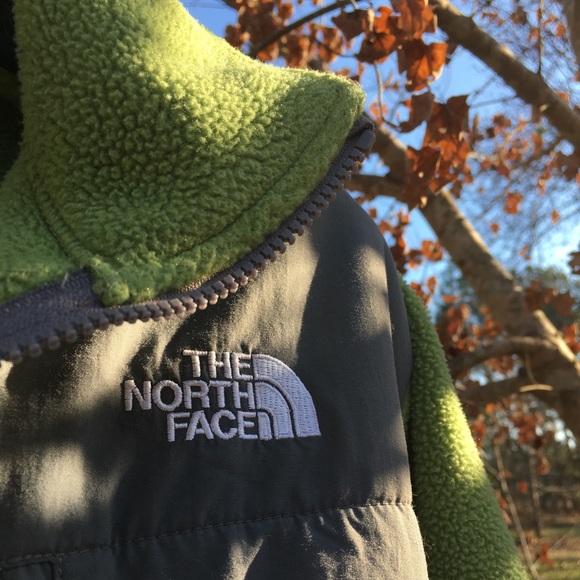 Women’s Medium Green North Face Jacket - Picture 3 of 4